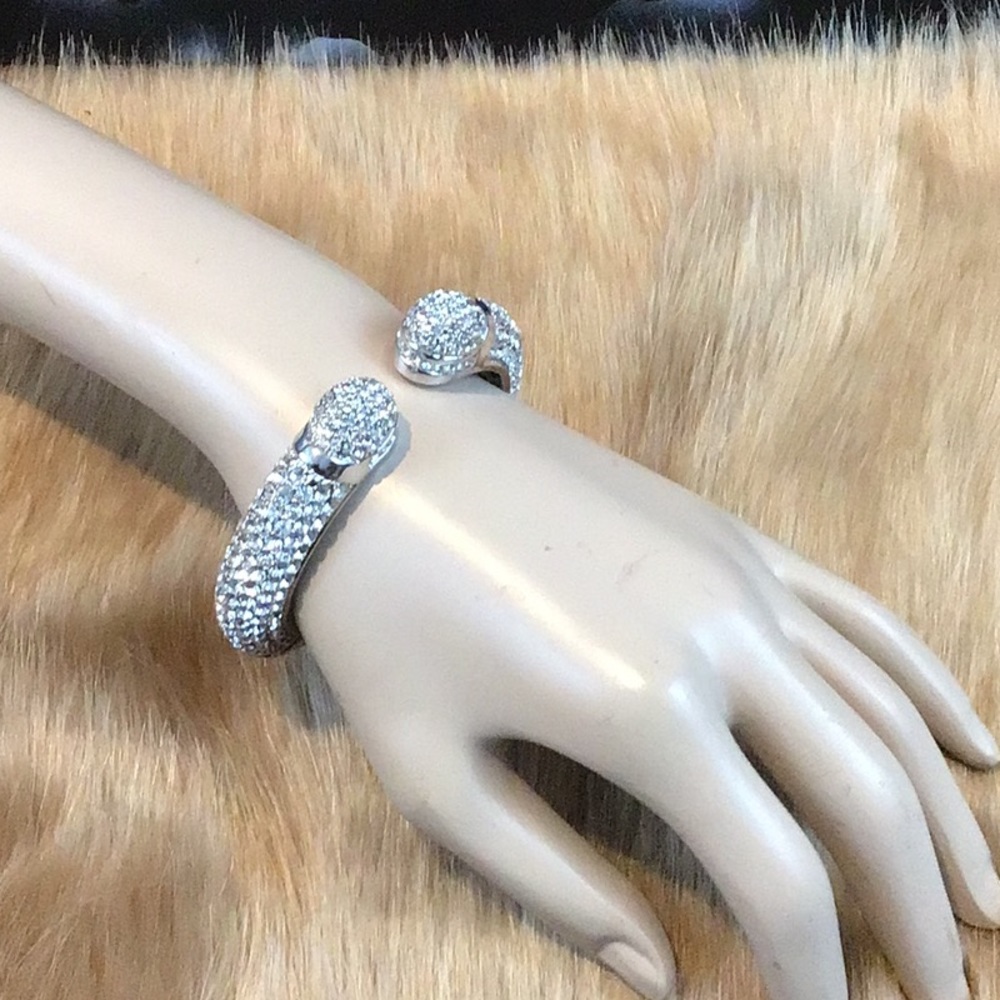 FAUX DIAMOND BRACELET